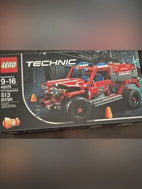 LEGO Technic First Responder 42075 Building Kit (513 Pieces)
